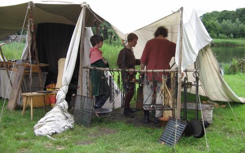 Die Jungs mit Matschie in seiner Schmiede