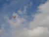 Das Drachenschiff segelt durchs Wolkenmeer