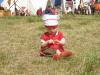 Unser Lagerbaby untersucht die Wiese